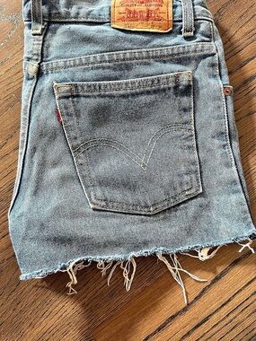 Vintage Levi's 550 Relaxed Fit Student Cut-Off Shorts